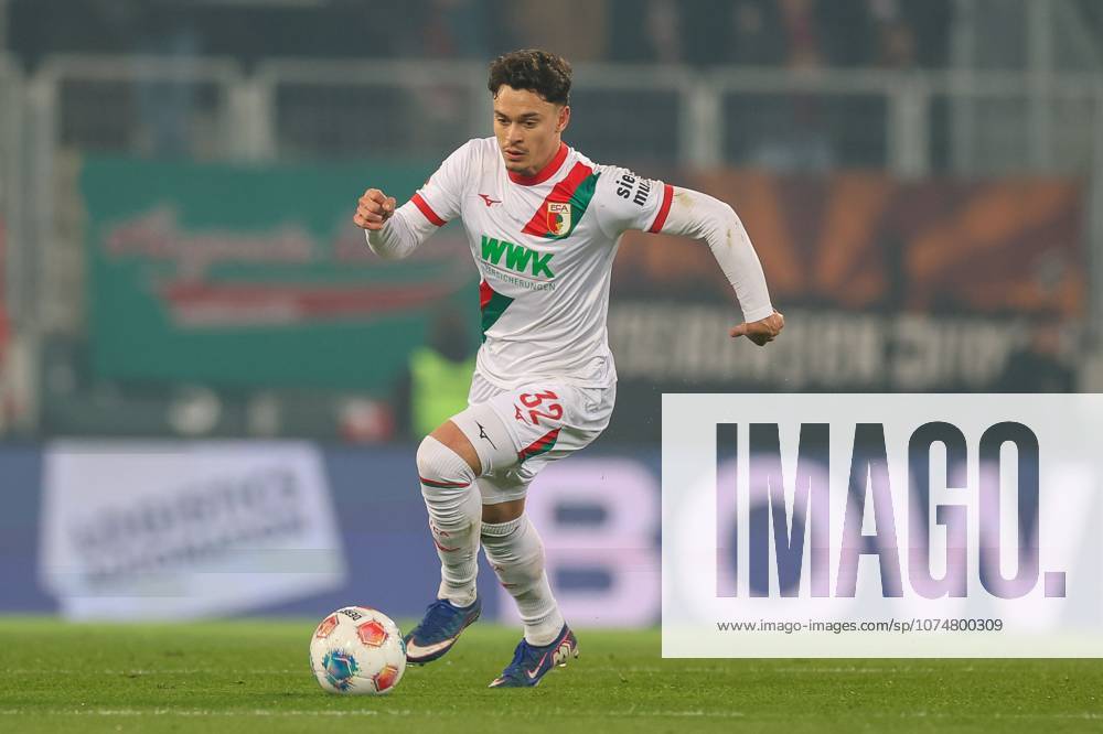 Fabian Rieder 32 (FC Augsburg), FC Augsburg vs. VfB Stuttgart, Fussball, 1. Bundesliga, 27. Spieltag, 22.03.2026 DFB regulations prohibit any use of photographs as image sequences and or quasi-video Augsburg Bayern Deutschland
