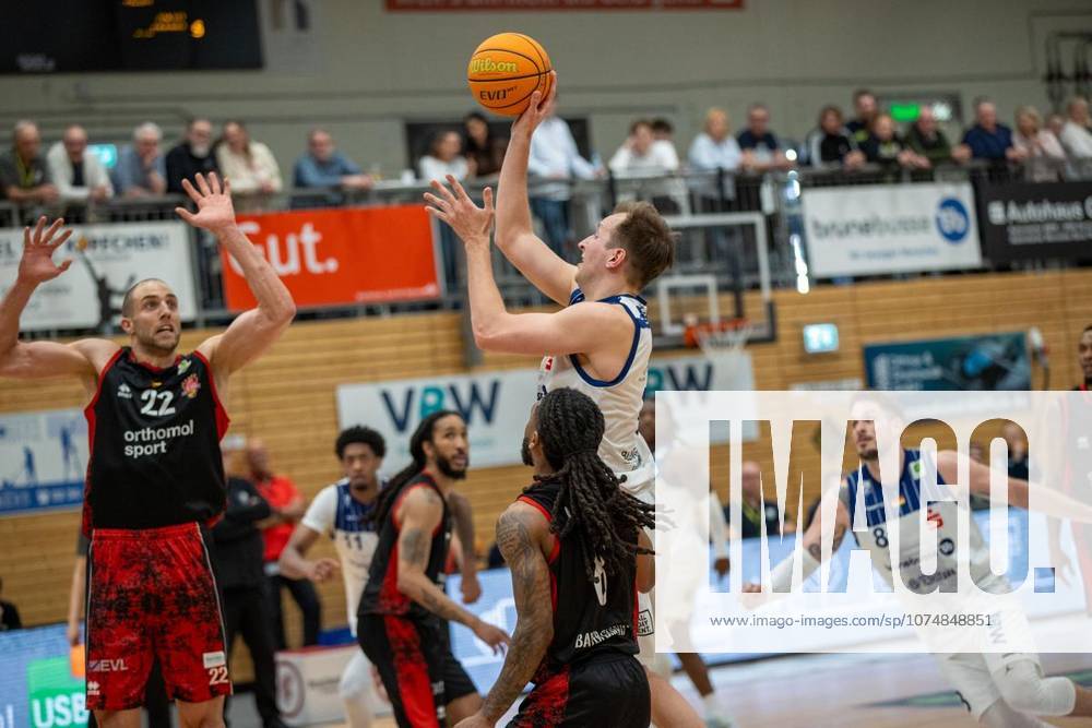 2. Basketball-Bundesliga ProA Jonas Grof VfL Sparkassen Stars - Kobe Langley Bayer Giants Leverkusen, am 06.03.2026,in Bochum Rundsporthalle Deutschland NRW Bochum
