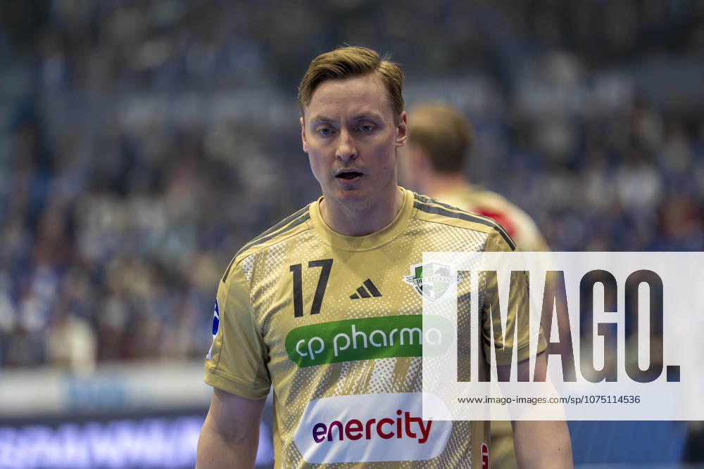 August Pedersen (TSV Hannover-Burgdorf) VfL Gummersbach - TSV Hannover-Burgdorf, Handball Daikin HBL Handball Bundesliga, 26. Spieltag