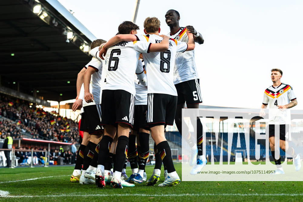 Deutschland: U21, U 21 EM-Qualifikation 2025 2026, Deutschland U21 vs. Nordirland U21, Freitag 27.03.2026, Eintracht Stadion Braunschweig DFB U21 Nationalmannschaft Tor zum 1:0 durch Nicolò Tresoldi Elfmeter Jubel Freude Emotionen Torjubel Tom Bischof Aljoscha Kemlein Joshua Quarshie