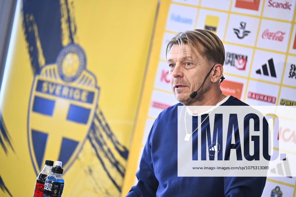 STOCKHOLM, SWEDEN 20260401 U23 national team, Nationalteam captain Magnus Wikman presents the squad for the semi-final against Norway and the following final or third-place match. STOCKHOLM SWEDEN