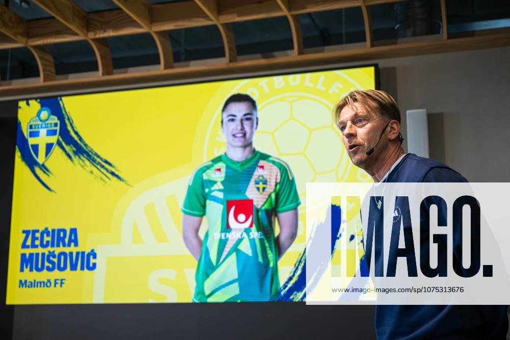 Head coach Tony Gustavsson of the Swedish women s national football team at a press conference, PK, Pressekonferenz on April 1, 2026 in Stockholm. Photo: Jonathan Näckstrand BILDBYRAN COP 94 JN0260 fotboll football soccer fotball vm-kval kval fifa womens world cup qualifier qualifier presskonferens press conference sverige sweden dam bbeng