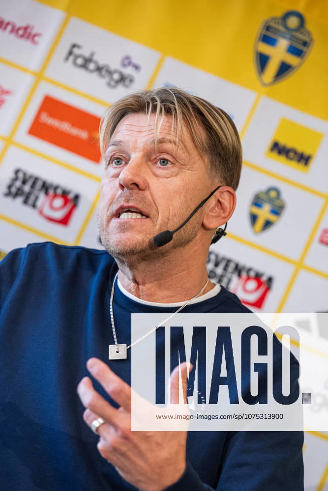 Head coach Tony Gustavsson of the Swedish women s national football team at a press conference, PK, Pressekonferenz on April 1, 2026 in Stockholm. Photo: Jonathan Näckstrand BILDBYRAN COP 94 JN0260 fotboll football soccer fotball vm-kval kval fifa womens world cup qualifier qualifier presskonferens press conference sverige sweden dam bbeng