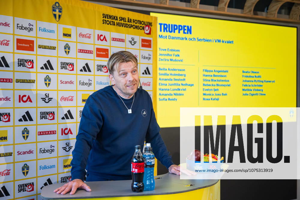 Head coach Tony Gustavsson of the Swedish women s national football team at a press conference, PK, Pressekonferenz on April 1, 2026 in Stockholm. Photo: Jonathan Näckstrand BILDBYRAN COP 94 JN0260 fotboll football soccer fotball vm-kval kval fifa womens world cup qualifier qualifier presskonferens press conference sverige sweden dam bbeng