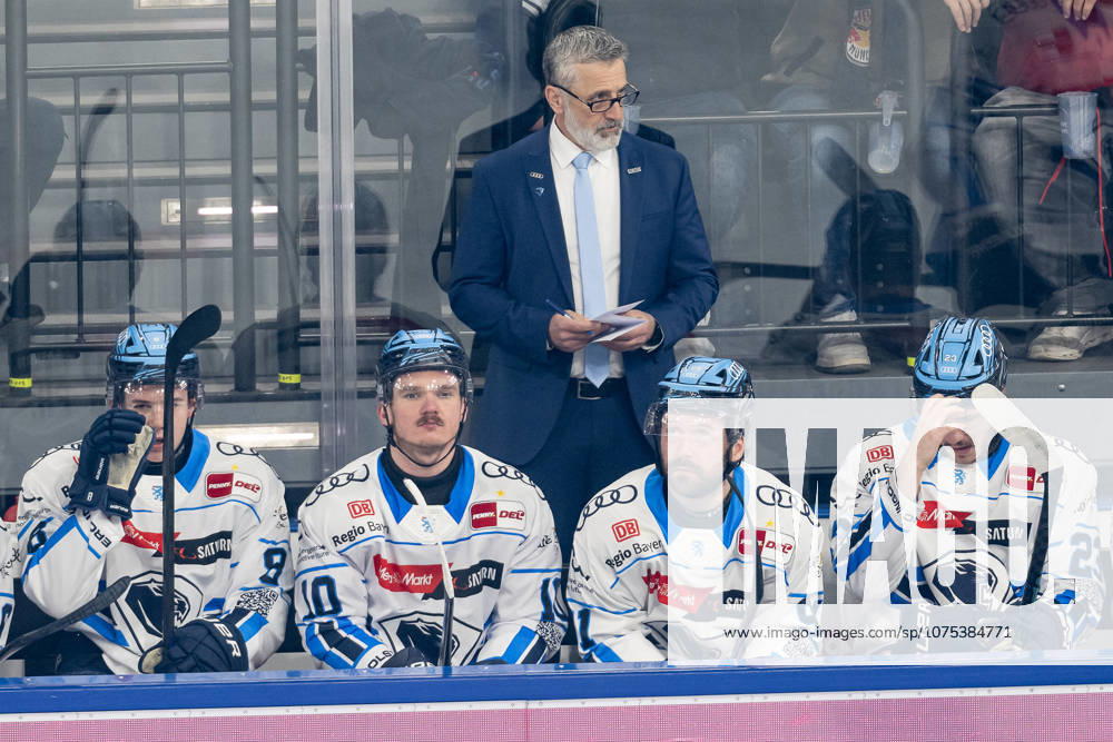 Mark French (Chef-Trainer, ERC Ingolstadt) GER, EHC Red Bull Muenchen vs. ERC Ingolstadt, Eishockey, DEL, Playoffs, Viertelfinale Spiel 5, Saison 2025 2026, 02.04.2026. GER, EHC Red Bull Muenchen vs. ERC Ingolstadt, Eishockey, DEL, Playoffs, Viertelfinale Spiel 5, Saison 2025 2026, 02.04.2026. Muenchen