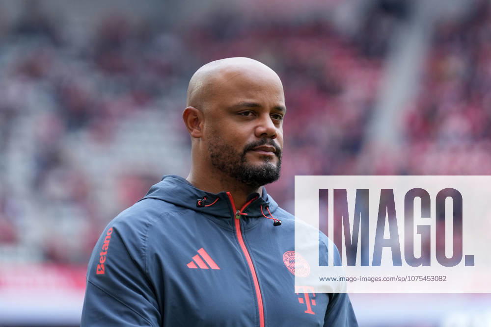 Vincent Kompany (FC Bayern München, Cheftrainer), Portrait, Porträt , Deutschland, Fussball, 1. Bundesliga, 28.Spieltag, 2025 2026, SC Freiburg vs. FC Bayern München, 04.04.2026, Europa-Park Stadion, Freiburg, Deutschland DFL REGULATIONS PROHIBIT ANY USE OF PHOTOGRAPHS AS IMAGE SEQUENCES AND OR QUASI-VIDEO. Freiburg Europa-Park Stadion Baden-Württemberg Deutschland