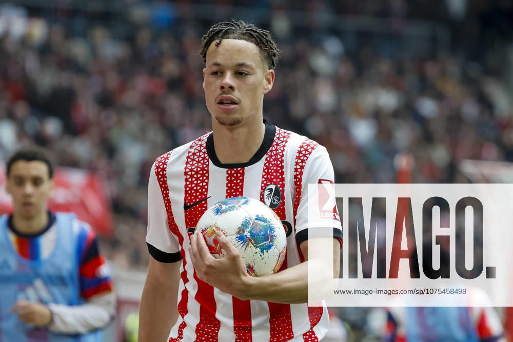 Derry Scherhant (SC Freiburg, 07) , Deutschland, Fussball, 1. Bundesliga, 28.Spieltag, 2025 2026, SC Freiburg vs. FC Bayern München, 04.04.2026, Freiburg im Breisgau Europa-Park Stadion Hessen Deutschland