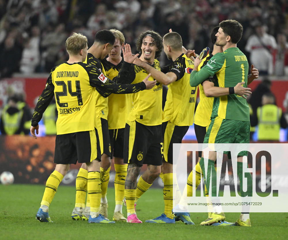Nach Spielende: Schlussjubel, Freude, Glueck, Jubel BVB Borussia Dortmund VfB Stuttgart vs Borussia Dortmund BVB 04.04.2026 DFL REGULATIONS PROHIBIT ANY USE OF PHOTOGRAPHS AS IMAGE SEQUENCES AND OR QUASI-VIDEO VfB Stuttgart vs Borussia Dortmund BVB