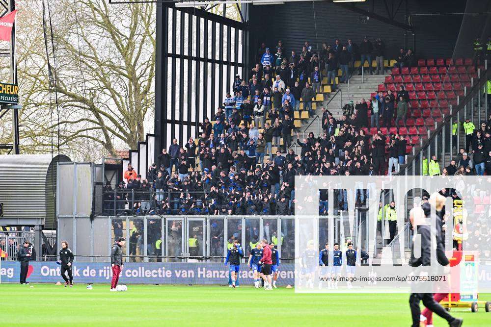 , Stadium De Adelaarshorst , season 2025 2026 , Dutch Eredivisie football . match between Go Ahead Eagles and PEC Zwolle, Picture shows fans of PEC Go Ahead Eagles - PEC x202851804x