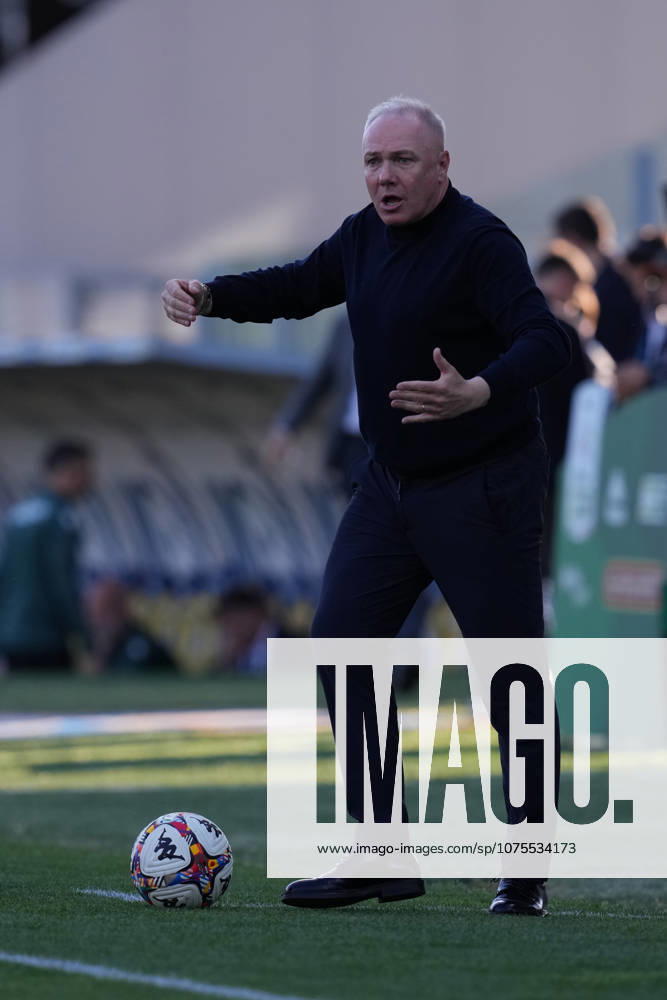 Frosinone s head coach Massimiliano Alvini during the Serie BKT soccer match between Frosinone and Padova at the Frosinone Benito Stirpe stadium, Italy - Sunday, April 5, 2026 - Soccer ( Photo by Alfredo Falcone LaPresse )