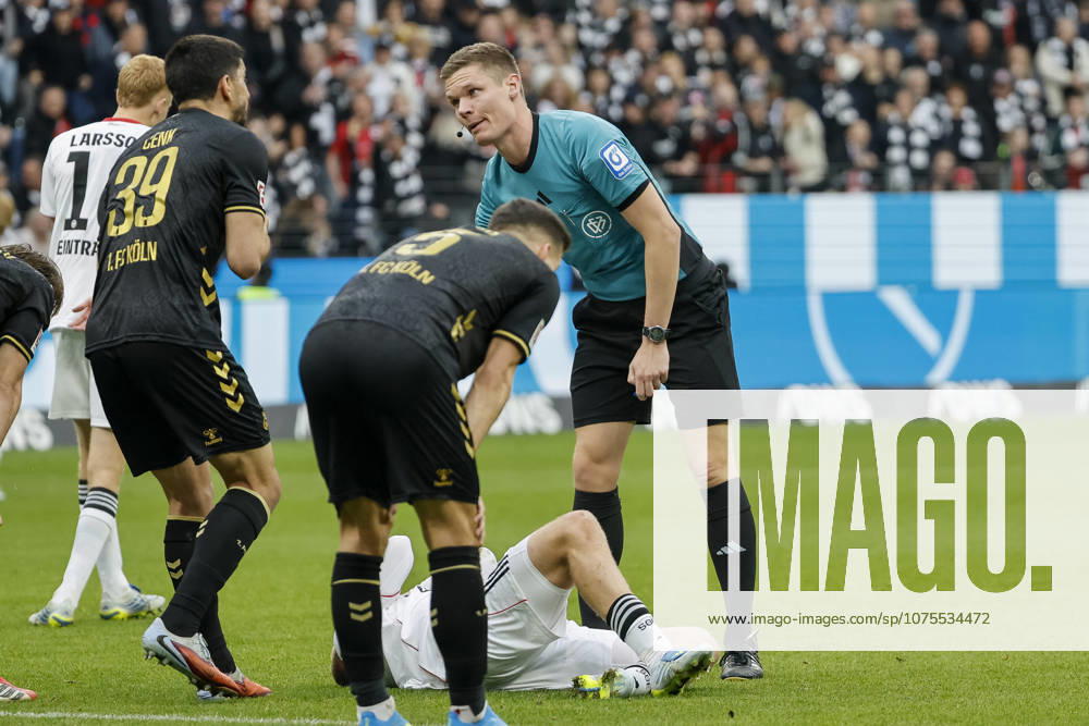 Jonathan Burkardt (Eintracht Frankfurt, 09) verletzt am Boden , Deutschland, Fussball, 1. Bundesliga, 28.Spieltag, 2025 2026, Eintracht Frankfurt vs. 1.FC Köln, 05.04.2026, Frankfurt am Main Deutsche-Bank-Park Hessen Deutschland