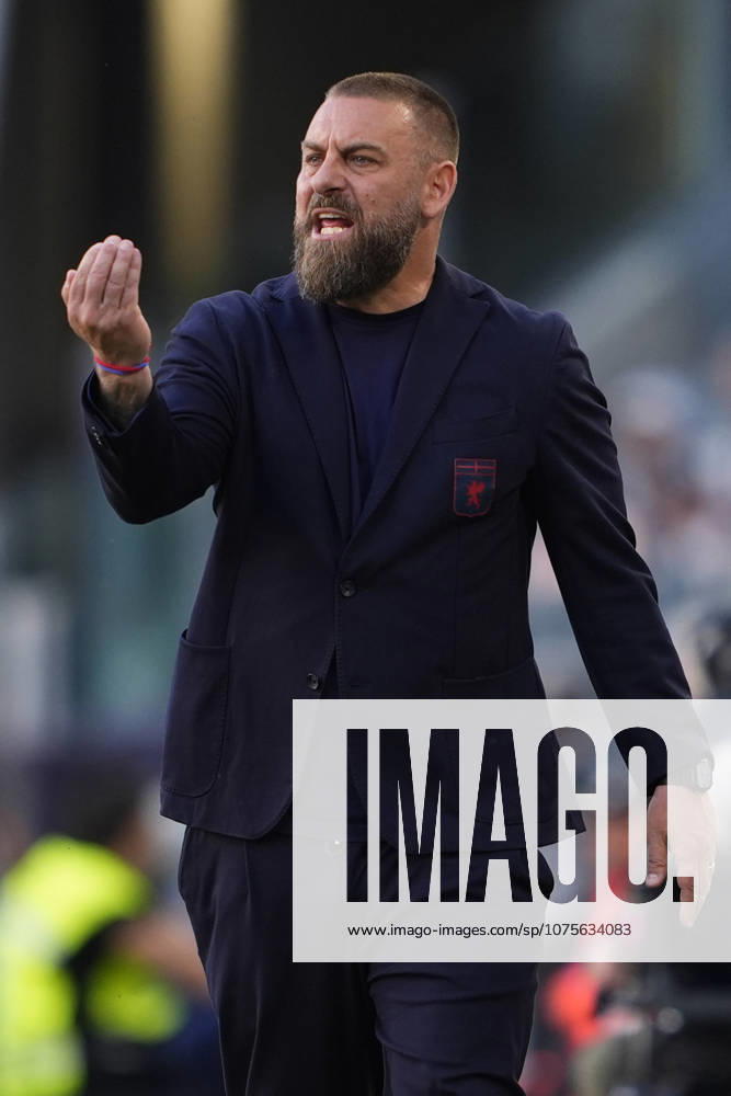 GenoaÕs head coachDaniele De Rossi during the Serie A soccer match between Juventus Fc and Genoa the Juventus Stadium in Turin, north west Italy - April 6, 2026. - Soccer