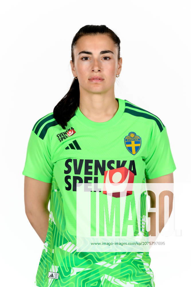 Goalkeeper Zecira Musovic of the Swedish women s national football team poses for a portrait on April 9, 2026 in Gothenburg. Photo: Carl Sandin BILDBYRAN kod CS CS0925 fotboll football soccer fotball porträtt portraits sverige sweden dam bbeng