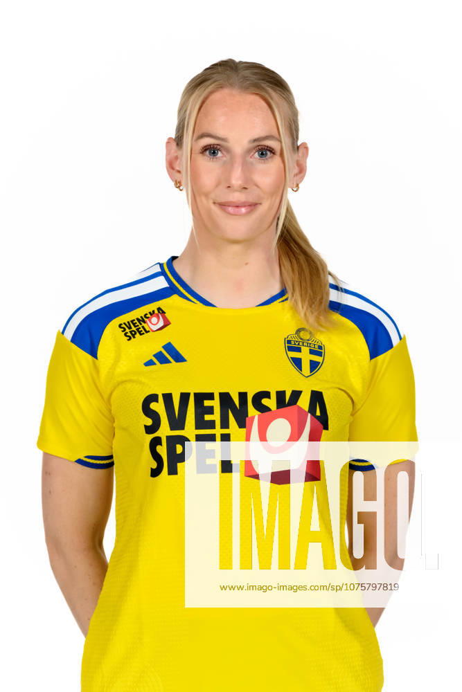 Stina Blackstenius of the Swedish women s national football team poses for a portrait on April 9, 2026 in Gothenburg. Photo: Carl Sandin BILDBYRAN kod CS CS0925 fotboll football soccer fotball porträtt portraits sverige sweden dam bbeng