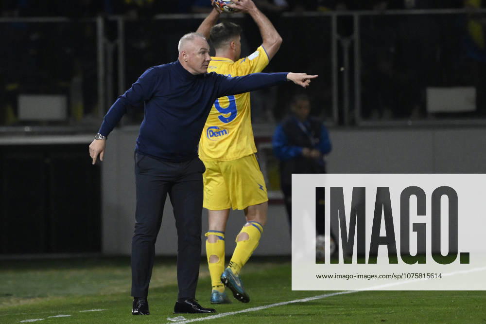 Frosinone s head coach Massimiliano Alvini during the Serie BKT soccer match between Frosinone and Palermo at the Frosinones Benito Stirpe stadium, Italy - Friday, April 10, 2026 - Soccer ( Photo by Fabrizio Corradetti LaPresse )