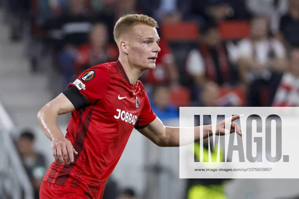 Philipp Lienhart (SC Freiburg, 03), Mimik, Gesichtsausdruck, Emotion , Deutschland, Fussball, UEFA Europa League, Viertelfinale, 2025 2026, SC Freiburg vs. Celta Vigo, 09.04.2026, Freiburg im Breisgau Europa-Park Stadion (Stadion am Deutschland