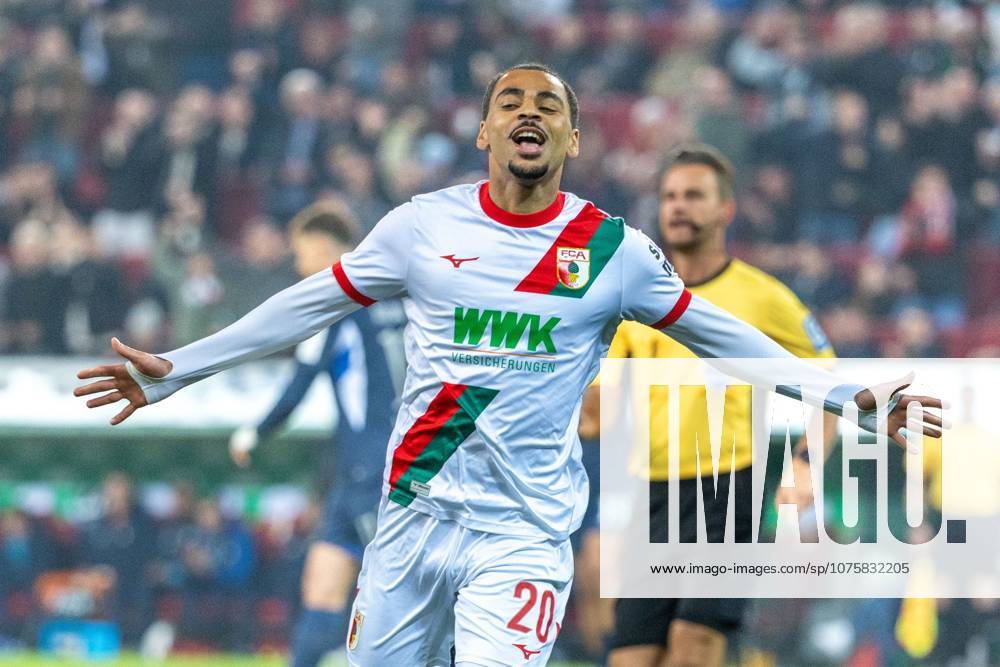 Torjubel, jubelt nach seinem Treffer zum 1:0 von Alexis Claude-Maurice (FC Augsburg), FC Augsburg vs. VfB Stuttgart, Fussball, 1. Bundesliga, 27. Spieltag, 22.03.2026 DFB regulations prohibit any use of photographs as image sequences and or quasi-video