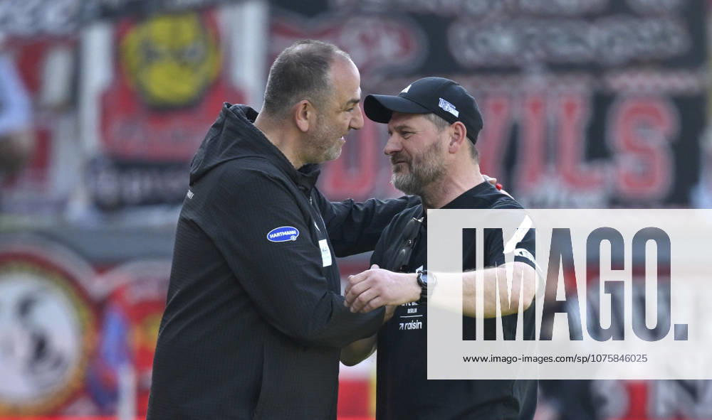 Vor Spielbeginn: Trainer Coach Frank Schmidt 1. FC Heidenheim 1846 FCH Trainer Coach Steffen Baumgart 1. FC Union Berlin FCU Begruessung shake hands Gestik Geste 1. FC Heidenheim 1846 FCH vs 1. FC Union Berlin FCU 11.04.2026 DFL REGULATIONS PROHIBIT ANY USE OF PHOTOGRAPHS AS IMAGE SEQUENCES AND OR QUASI-VIDEO 1. FC Heidenheim 1846 FCH vs 1. FC Union Berlin FCU