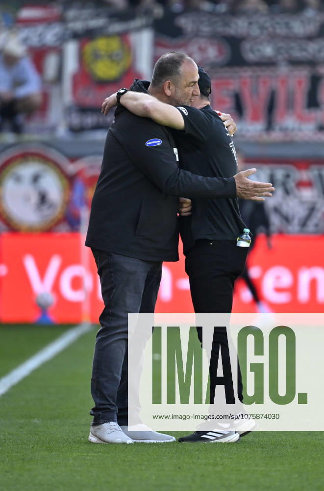 Vor Spielbeginn: Trainer Coach Frank Schmidt 1. FC Heidenheim 1846 FCH Trainer Coach Steffen Baumgart 1. FC Union Berlin FCU Begruessung shake hands Gestik Geste 1. FC Heidenheim 1846 FCH vs 1. FC Union Berlin FCU 11.04.2026 DFL REGULATIONS PROHIBIT ANY USE OF PHOTOGRAPHS AS IMAGE SEQUENCES AND OR QUASI-VIDEO 1. FC Heidenheim 1846 FCH vs 1. FC Union Berlin FCU