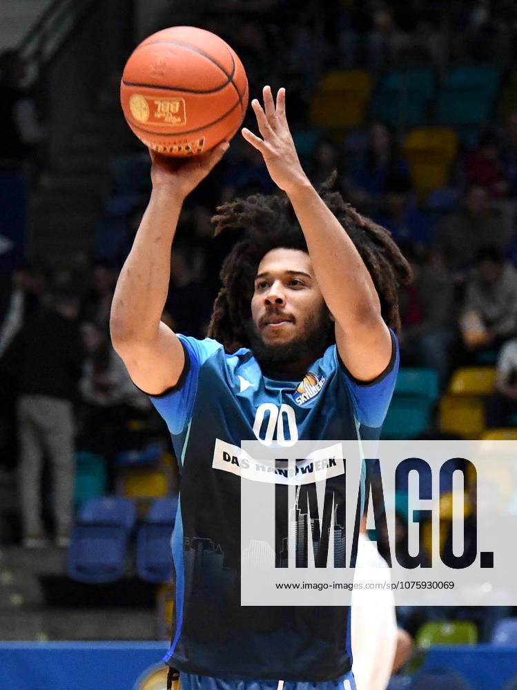 Basketball easyCredit BBL Bundesliga, Frankfurt Skyliners - MLP Academics Heidelberg v.l. Tyger Campbell (Fraport Skyliners Frankfurt) beim Wurf Frankfurt am Main