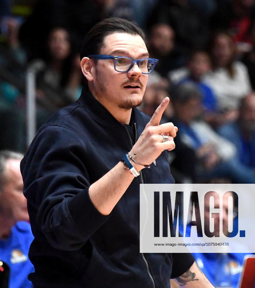 Basketball easyCredit BBL Bundesliga, Frankfurt Skyliners - MLP Academics Heidelberg v.l. Headcoach Carlo Finetti (MLP Academics Heidelberg), Mimik, Gestik Frankfurt am Main