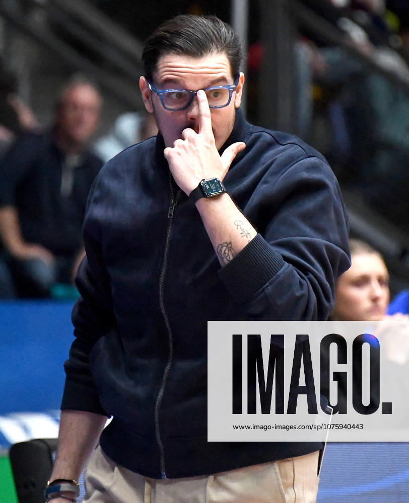 Basketball easyCredit BBL Bundesliga, Frankfurt Skyliners - MLP Academics Heidelberg v.l. Headcoach Carlo Finetti (MLP Academics Heidelberg), Mimik, Gestik Frankfurt am Main