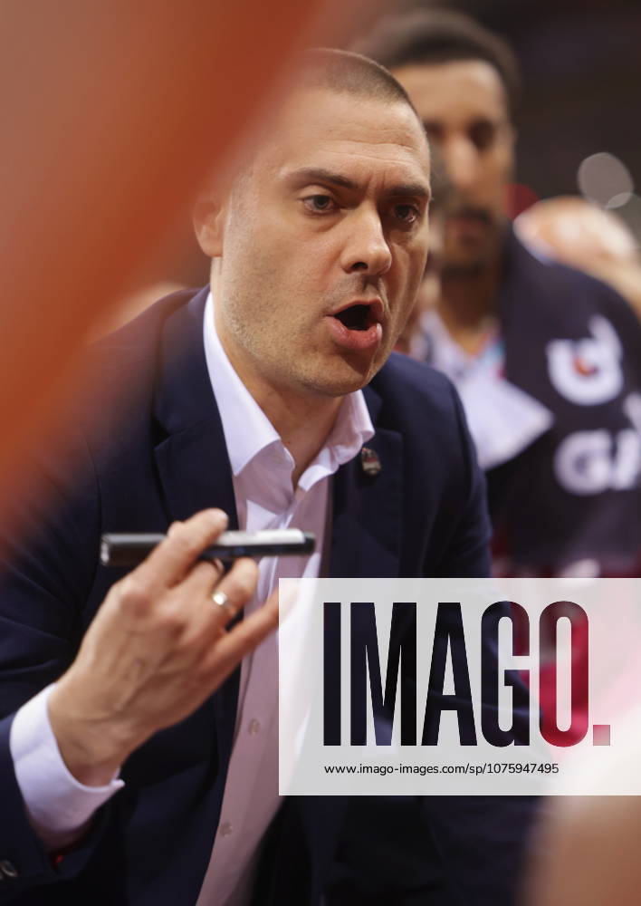 Trainer Marko Stankovic Telekom Baskets Bonn vs. Basketball Löwen (Loewen) Braunschweig 29. Speiltag - Saison 2025 26