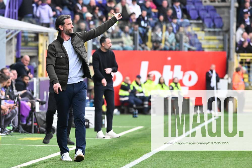Gent s head coach Rik De Mil pictured during a soccer match between RSCA Anderlecht and KAA Gent, Sunday 12 April 2026 in Gent, on the second day of the Champion s Play-off (PO1) of the 2025-2026 Jupiler Pro League first division of the Belgian championship. JILLxDELSAUX x170581789x