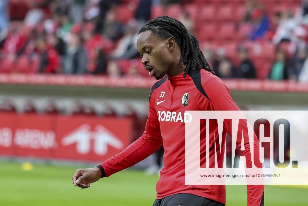 Jordy Makengo (SC Freiburg, 33) , Deutschland, Fussball, 1. Bundesliga, 29.Spieltag, 2025 2026, 1. FSV Mainz vs. SC Freiburg, 12.04.2026, Mainz Mewa Arena Deutschland