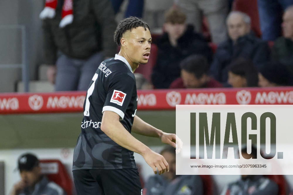 Derry Scherhant (SC Freiburg, 07) , Deutschland, Fussball, 1. Bundesliga, 29.Spieltag, 2025 2026, 1. FSV Mainz vs. SC Freiburg, 12.04.2026, Mainz Mewa Arena Deutschland