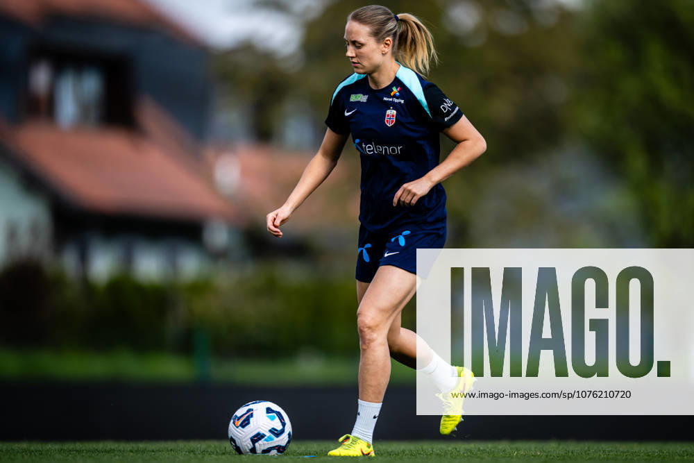 Lisa Naalsund of the Norwegian womens national football team during a training session on April 17, 2026 in Ptuj. Photo: Marius Simensen BILDBYRAN Cop 238 bbeng dam fifa women s world cup qualifier football fotball fotboll norge norway practice soccer training trening träning