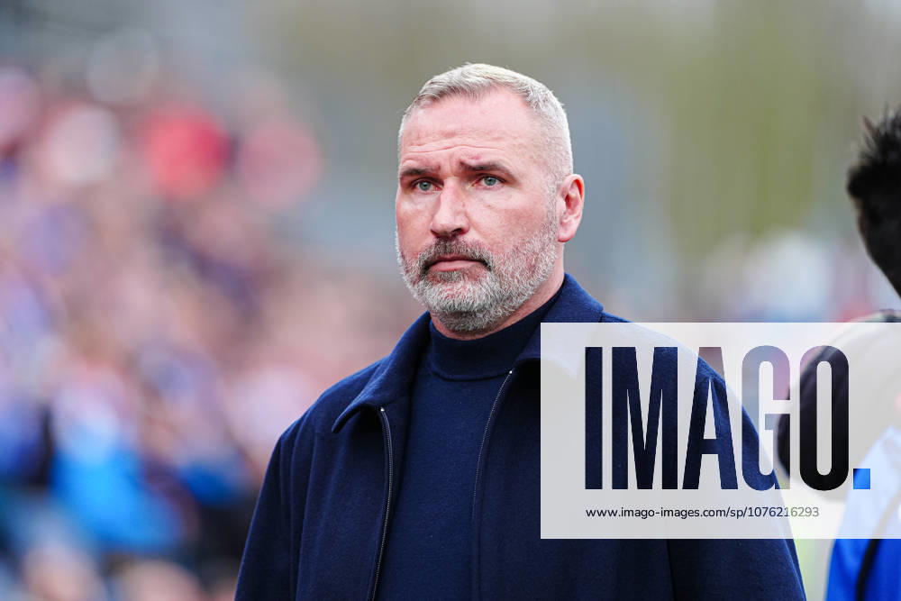 Tim Walter (Holstein Kiel, Trainer) GER, Holstein Kiel vs. 1. FC Kaiserslautern, Fussball, 2. Bundesliga, Spieltag 30, Saison 2025 2026, 17.04.2026 DFL REGULATIONS PROHIBIT ANY USE OF PHOTOGRAPHS AS IMAGE SEQUENCES AND OR QUASI-VIDEO GER, Holstein Kiel vs. 1. FC Kaiserslautern, Fussball, 2. Bundesliga, Spieltag 30, Saison 2025 2026, 17.04.2026 Kiel