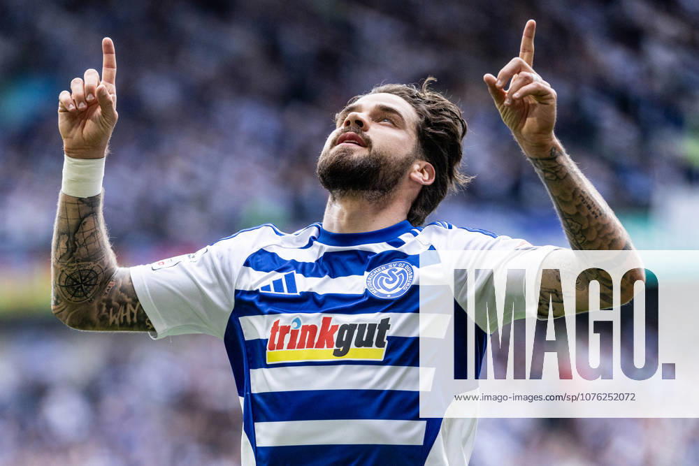 3.Liga: MSV Duisburg - TSG Hoffenheim II; 18.04.2026 MSV Duisburg bejubelt das Tor, 1:0 durch Lex-Tyger Lobinger (MSV Duisburg, 45) 3.Liga: MSV Duisburg - TSG Hoffenheim II; Schauinsland-Reisen-Arena, Duisburg, 18.04.2026 DFB regulations prohibit any use of photographs as image sequences and or quasi video.