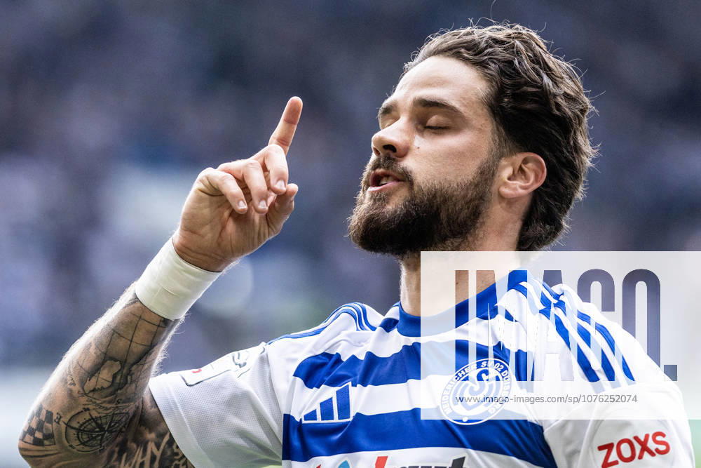 3.Liga: MSV Duisburg - TSG Hoffenheim II; 18.04.2026 MSV Duisburg bejubelt das Tor, 1:0 durch Lex-Tyger Lobinger (MSV Duisburg, 45) 3.Liga: MSV Duisburg - TSG Hoffenheim II; Schauinsland-Reisen-Arena, Duisburg, 18.04.2026 DFB regulations prohibit any use of photographs as image sequences and or quasi video.