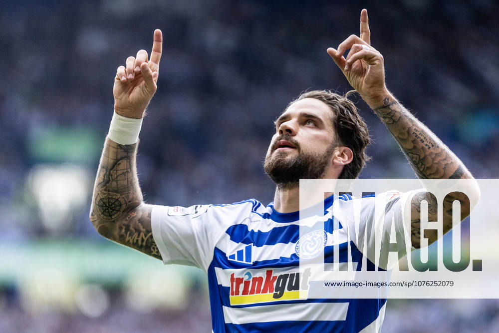 3.Liga: MSV Duisburg - TSG Hoffenheim II; 18.04.2026 MSV Duisburg bejubelt das Tor, 1:0 durch Lex-Tyger Lobinger (MSV Duisburg, 45) 3.Liga: MSV Duisburg - TSG Hoffenheim II; Schauinsland-Reisen-Arena, Duisburg, 18.04.2026 DFB regulations prohibit any use of photographs as image sequences and or quasi video.