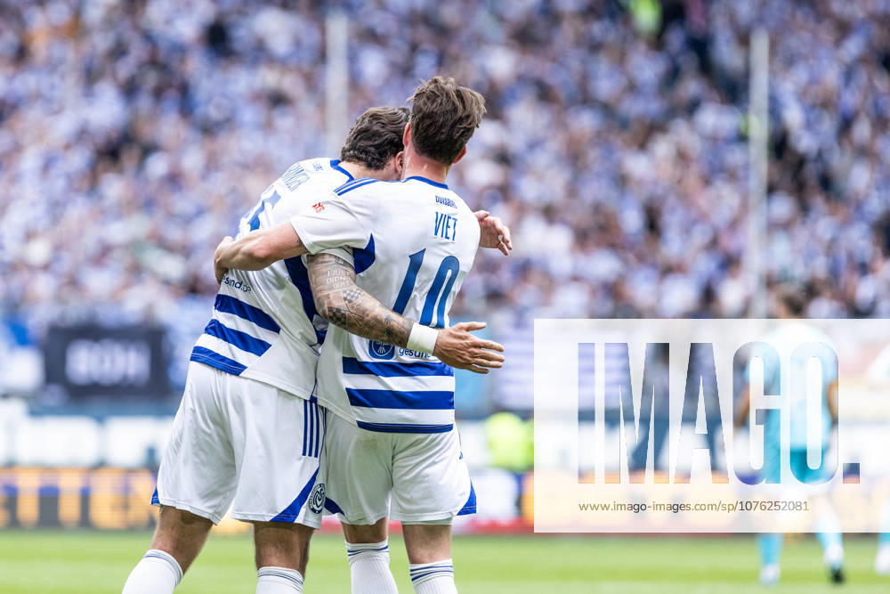 3.Liga: MSV Duisburg - TSG Hoffenheim II; 18.04.2026 MSV Duisburg bejubelt das Tor, 1:0 durch Lex-Tyger Lobinger (MSV Duisburg, 45) 3.Liga: MSV Duisburg - TSG Hoffenheim II; Schauinsland-Reisen-Arena, Duisburg, 18.04.2026 DFB regulations prohibit any use of photographs as image sequences and or quasi video.