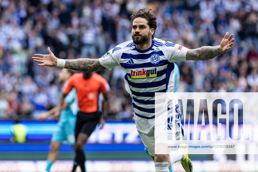 3.Liga: MSV Duisburg - TSG Hoffenheim II; 18.04.2026 MSV Duisburg bejubelt das Tor, 2:1 durch Lex-Tyger Lobinger (MSV Duisburg, 45) 3.Liga: MSV Duisburg - TSG Hoffenheim II; Schauinsland-Reisen-Arena, Duisburg, 18.04.2026 DFB regulations prohibit any use of photographs as image sequences and or quasi video.