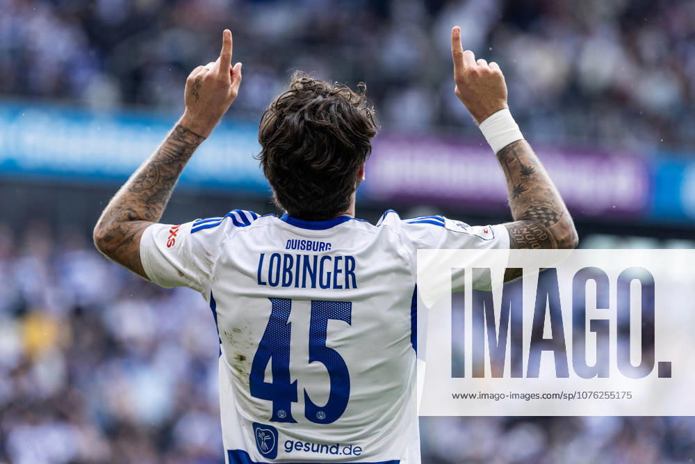 3.Liga: MSV Duisburg - TSG Hoffenheim II; 18.04.2026 MSV Duisburg bejubelt das Tor, 2:1 durch Lex-Tyger Lobinger (MSV Duisburg, 45) 3.Liga: MSV Duisburg - TSG Hoffenheim II; Schauinsland-Reisen-Arena, Duisburg, 18.04.2026 DFB regulations prohibit any use of photographs as image sequences and or quasi video.