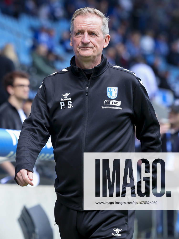 Trainer Petrik Sander (1. FC Magdeburg) schaut, 2. Bundesliga, 1. FC Magdeburg v Fortuna Düsseldorf, Avnet Arena am 18. April 2026 in Magdeburg, Deutschland. (Foto von Marco Steinbrenner DeFodi Images) Trainer Petrik Sander (1. FC Magdeburg) looks on, 2. Bundesliga, 1. FC Magdeburg v Fortuna Düsseldorf, Avnet Arena, April 18, 2026 in Magdeburg, Germany. (Photo by Marco Steinbrenner DeFodi Images) -