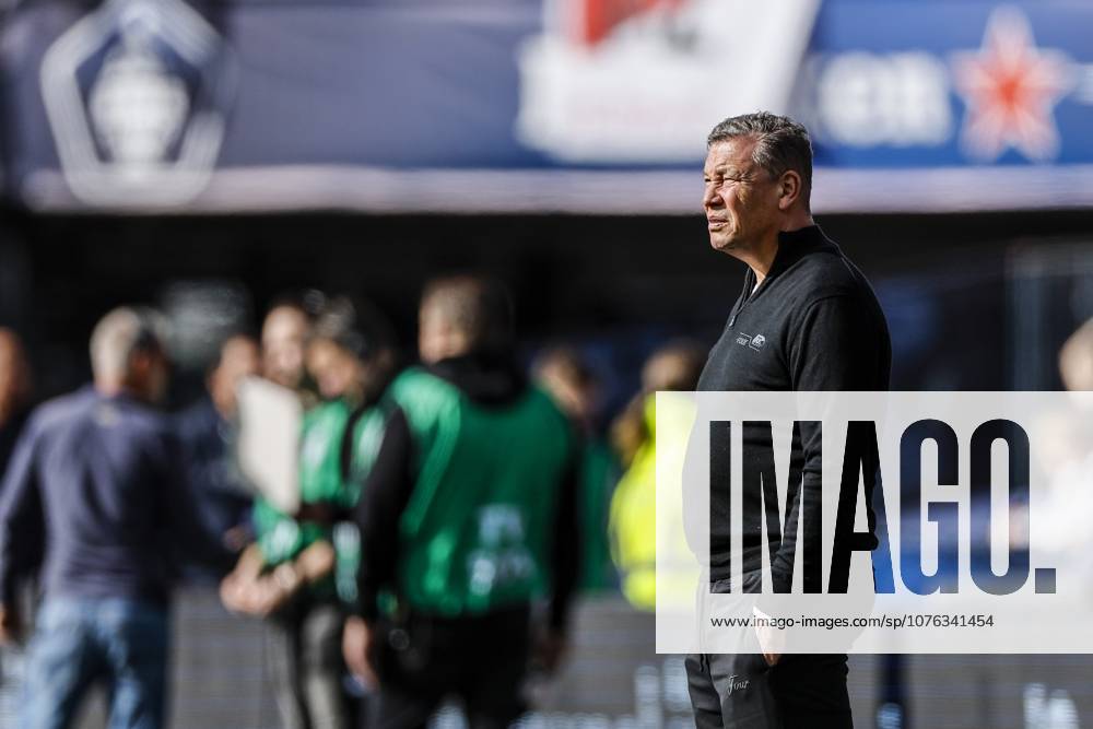 ROTTERDAM - AZ Alkmaar coach Leeroy Echteld during the KNVB Cup final match between AZ Alkmaar and NEC Nijmegen at De Kuip stadium on April 19, 2026 in Rotterdam, the Netherlands. BART STOUTJESDIJK ANP Dutch KNVB Beker FINAL 2025-2026 ANPxSportx StoutjesdijkxIVx 556215392 originalFilename: 556215392