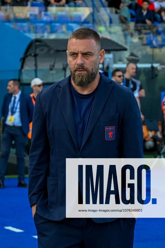 GenoaÕs head coach Daniele De Rossi during the Serie A soccer match between Pisa and Genoa at the Romeo Anconetani Stadium in Pisa, Italy - Sunday, April 19, 2026. - Soccer .