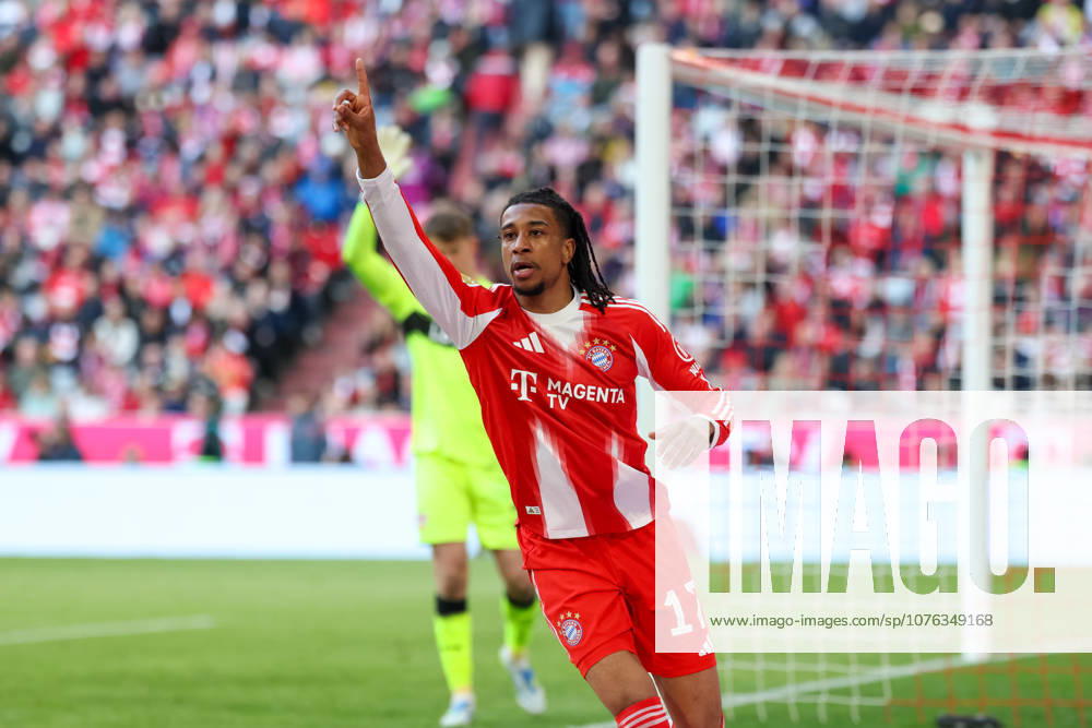 Michael Olise (FC Bayern Muenchen, 17) gestikuliert, GER, FC Bayern Muenchen vs. VfB Stuttgart, Fussball, Bundesliga, 30. Spieltag, Saison 2025 2026, 19.04.2026, , GER, FC Bayern Muenchen vs. VfB Stuttgart, Fussball, Bundesliga, 30. Spieltag, Saison 2025 2026, 19.04.2026 Muenchen