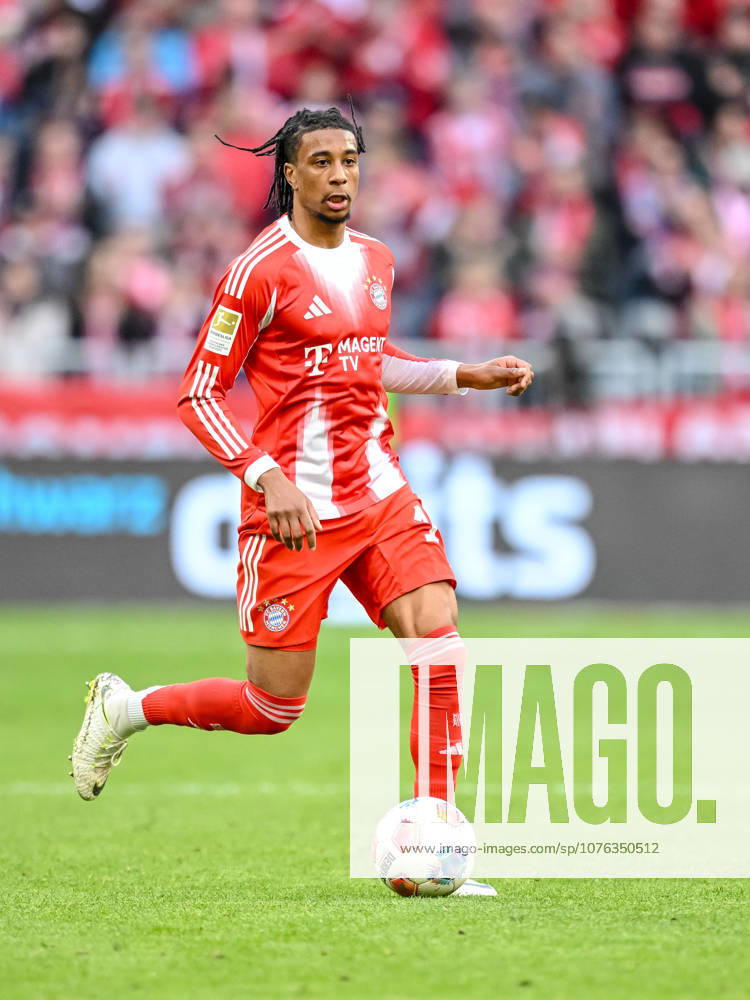 Michael Olise (FC Bayern München) in Aktion, am Ball, Einzelaktion waehrend des spiels der Bundesliga zwischen FC Bayern München und VfB Stuttgart, Allianz Arena am 19. April 2026 in München, Deutschland. (Foto von Harry Langer DeFodi Images) +++ Michael Olise (FC Bayern München) controls the Ball during the Bundesliga match between FC Bayern München and VfB Stuttgart at Allianz Arena on April 19, 2026 in München, Germany. (Photo by Harry Langer DeFodi Images) DFL regulations prohibit any use of photographs as image sequences and or quasi-video. (Photo by Harry Langer DeFodi Images) DFL regulations prohibit any use of photographs as image sequences and or quasi-video. -