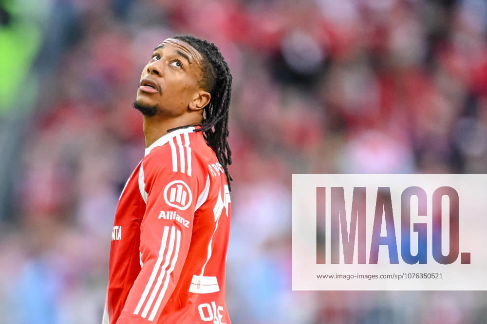 Michael Olise (FC Bayern München) Schaut waehrend des spiels der Bundesliga zwischen FC Bayern München und VfB Stuttgart, Allianz Arena am 19. April 2026 in München, Deutschland. (Foto von Harry Langer DeFodi Images) +++ Michael Olise (FC Bayern München) Looks on during the Bundesliga match between FC Bayern München and VfB Stuttgart at Allianz Arena on April 19, 2026 in München, Germany. (Photo by Harry Langer DeFodi Images) DFL regulations prohibit any use of photographs as image sequences and or quasi-video. (Photo by Harry Langer DeFodi Images) DFL regulations prohibit any use of photographs as image sequences and or quasi-video. -