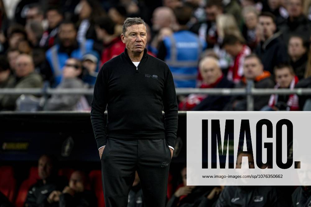 ROTTERDAM - AZ Alkmaar coach Leeroy Echteld during the Eurojackpot KNVB Cup match between AZ and NEC in Rotterdam on April 19, 2026, at De Kuip stadium, Netherlands. (Photo by Stefan Koops EYE4IMAGES DeFodi Images) -