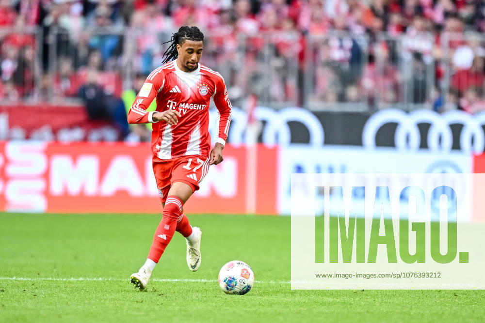 Michael Olise (FC Bayern München) in Aktion, am Ball, Einzelaktion waehrend des spiels der Bundesliga zwischen FC Bayern München und VfB Stuttgart, Allianz Arena am 19. April 2026 in München, Deutschland. (Foto von Harry Langer DeFodi Images) +++ Michael Olise (FC Bayern München) controls the Ball during the Bundesliga match between FC Bayern München and VfB Stuttgart at Allianz Arena on April 19, 2026 in München, Germany. (Photo by Harry Langer DeFodi Images) DFL regulations prohibit any use of photographs as image sequences and or quasi-video. (Photo by Harry Langer DeFodi Images) DFL regulations prohibit any use of photographs as image sequences and or quasi-video. -