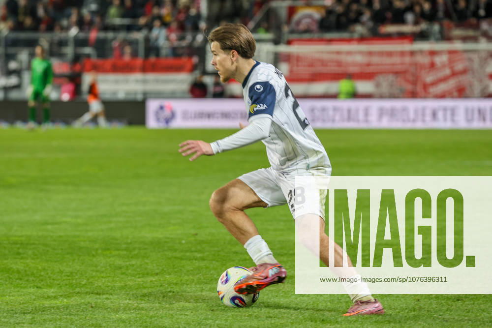 Diego Michel (SV Waldhof Mannheim, 28) Fussball: 3. Liga, 34. Spieltag, SV Wehen Wiesbaden vs. SV Waldhof Mannheim am 19.04.2026 in Wiesbaden (BRITA Arena), Deutschland Wiesbaden BRITA Arena Deutschland