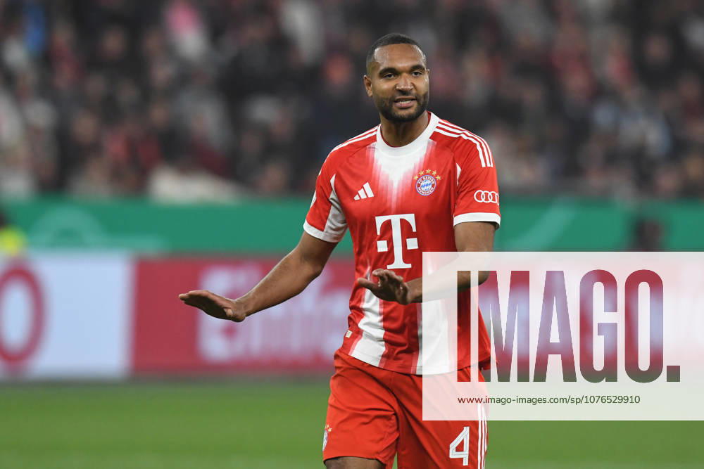 Jonathan Tah ( FC Bayern Muenchen, 4 ) gestikuliert. GER, Bayer 04 Leverkusen vs FC Bayern Muenchen, Fussball, DFB Pokal Halbfinale, Spielzeit 2025 2026, 22.04.2026 DFL REGULATIONS PROHIBIT ANY USE OF PHOTOGRAPHS AS IMAGE SEQUENCES AND OR QUASI-VIDEO GER, Bayer 04 Leverkusen vs FC Bayern Muenchen, Fussball, DFB Pokal Halbfinale, Spielzeit 2025 2026, 22.04.2026 Leverkusen