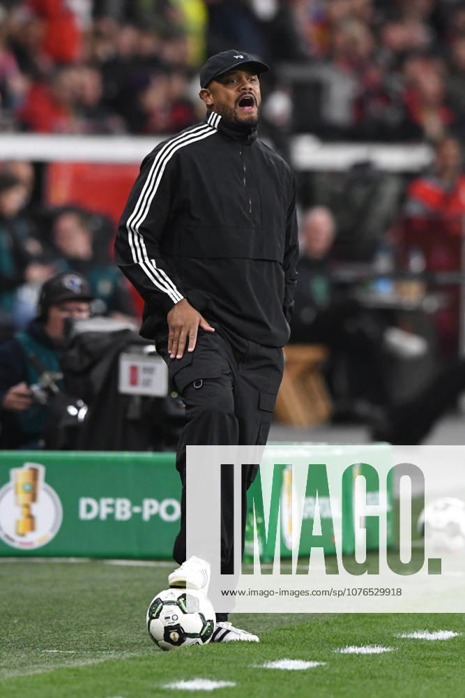 Trainer Vincent Kompany ( FC Bayern Muenchen ). GER, Bayer 04 Leverkusen vs FC Bayern Muenchen, Fussball, DFB Pokal Halbfinale, Spielzeit 2025 2026, 22.04.2026 DFL REGULATIONS PROHIBIT ANY USE OF PHOTOGRAPHS AS IMAGE SEQUENCES AND OR QUASI-VIDEO GER, Bayer 04 Leverkusen vs FC Bayern Muenchen, Fussball, DFB Pokal Halbfinale, Spielzeit 2025 2026, 22.04.2026 Leverkusen
