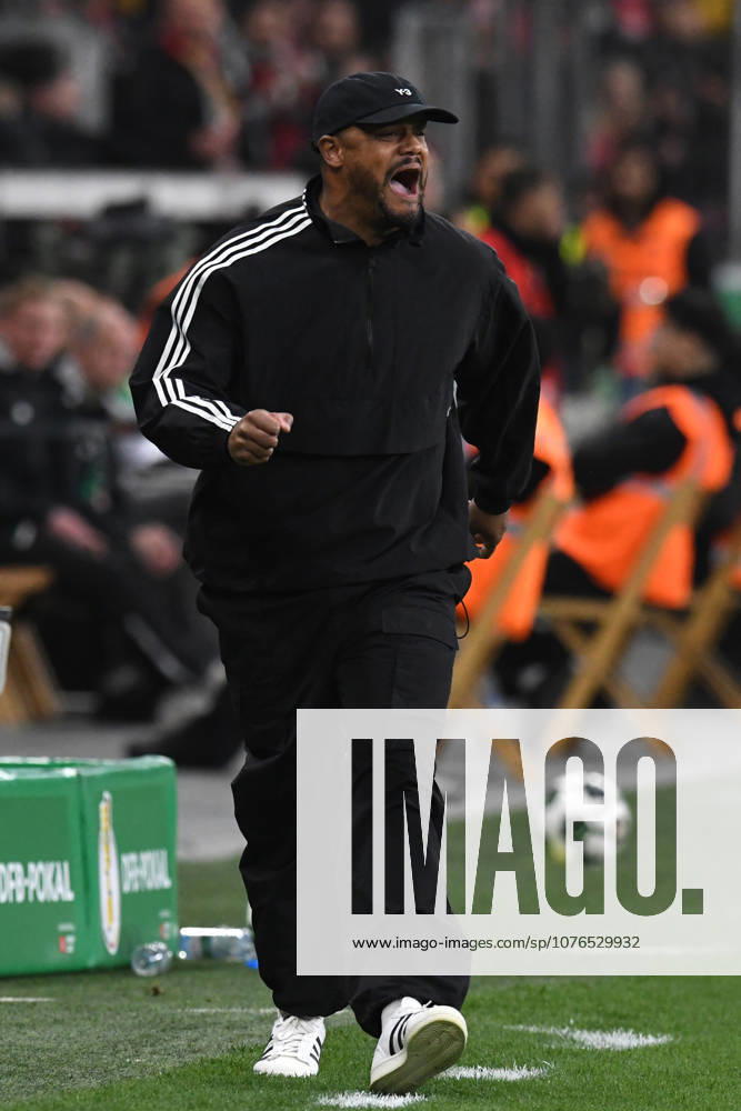 Trainer Vincent Kompany ( FC Bayern Muenchen ) emotional. GER, Bayer 04 Leverkusen vs FC Bayern Muenchen, Fussball, DFB Pokal Halbfinale, Spielzeit 2025 2026, 22.04.2026 DFL REGULATIONS PROHIBIT ANY USE OF PHOTOGRAPHS AS IMAGE SEQUENCES AND OR QUASI-VIDEO GER, Bayer 04 Leverkusen vs FC Bayern Muenchen, Fussball, DFB Pokal Halbfinale, Spielzeit 2025 2026, 22.04.2026 Leverkusen